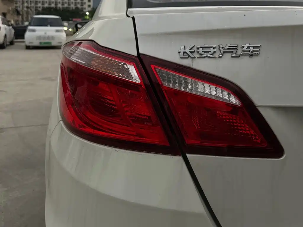 Changan Eado — миниатюра 6