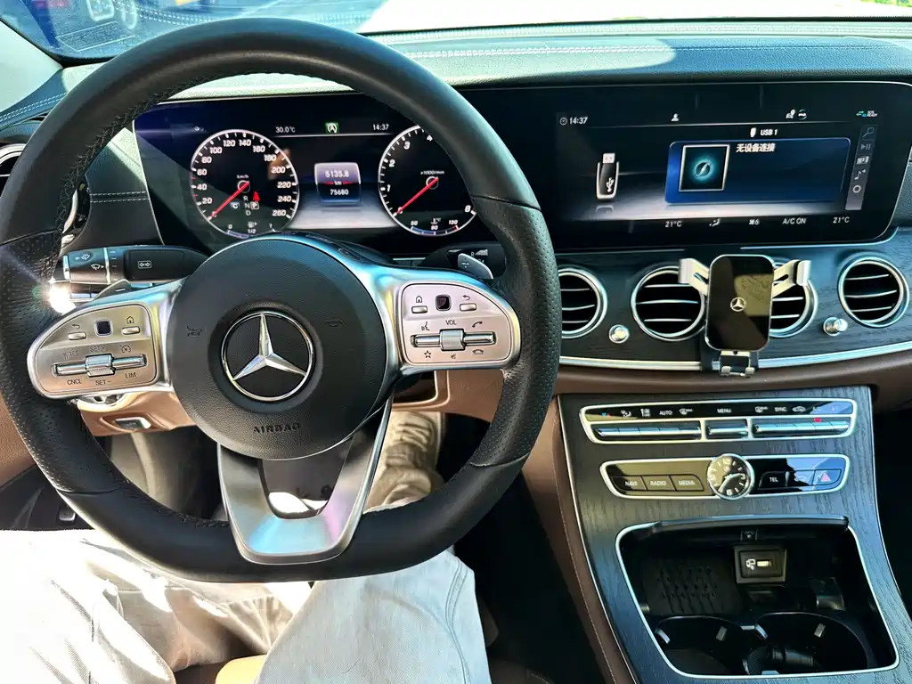 Mercedes-Benz E-Class — миниатюра 16