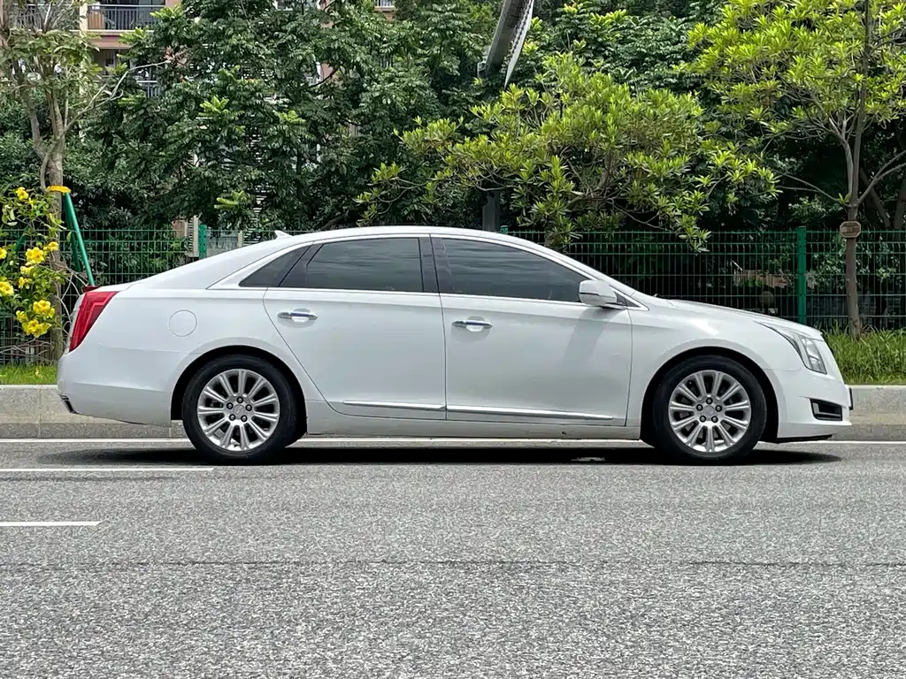 Cadillac XTS — миниатюра 5