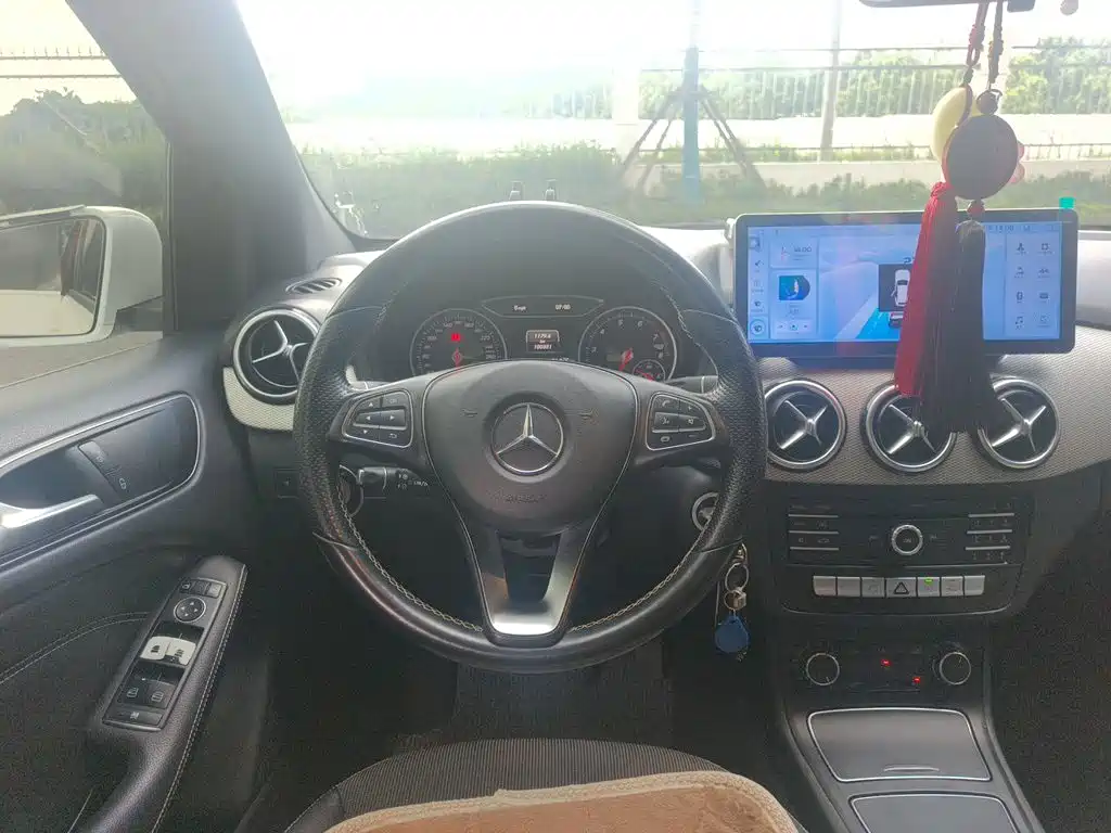 Mercedes-Benz B-Class — миниатюра 3