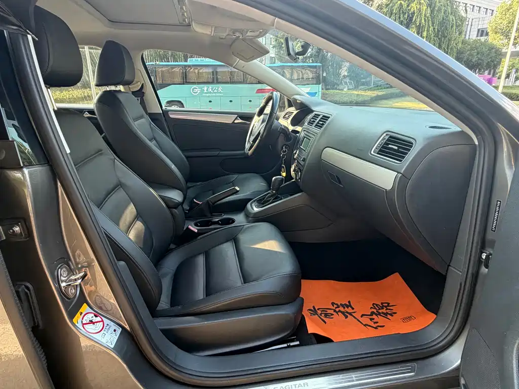 Volkswagen Sagitar — миниатюра 6