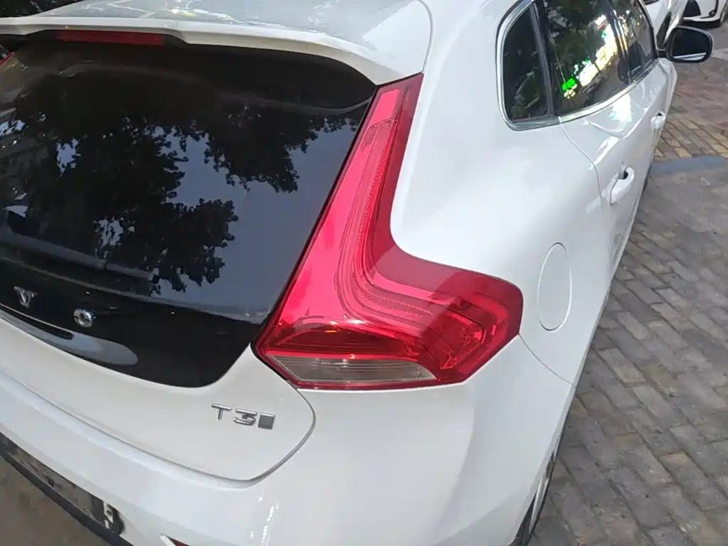 Volvo V40 — миниатюра 8