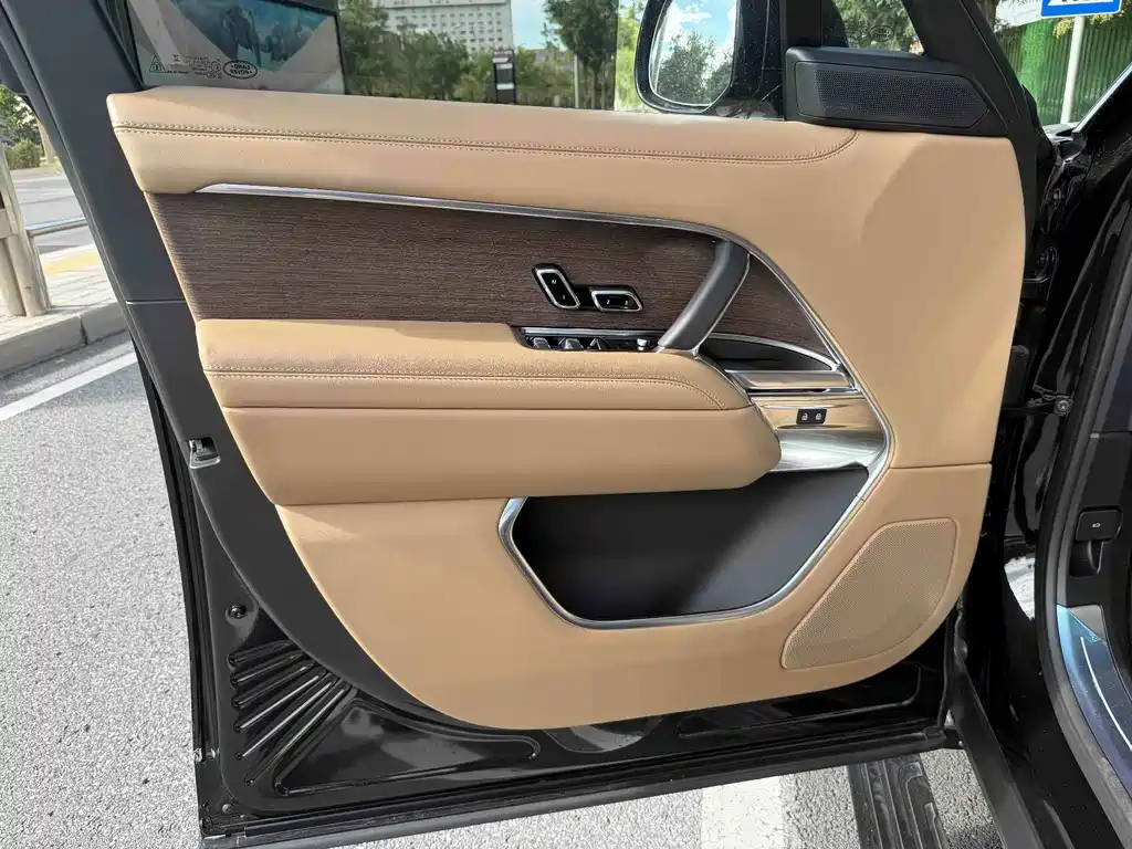 Land Rover Range Rover — миниатюра 9