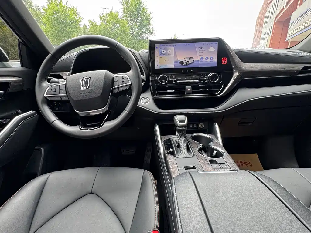Toyota Crown Kluger — миниатюра 13