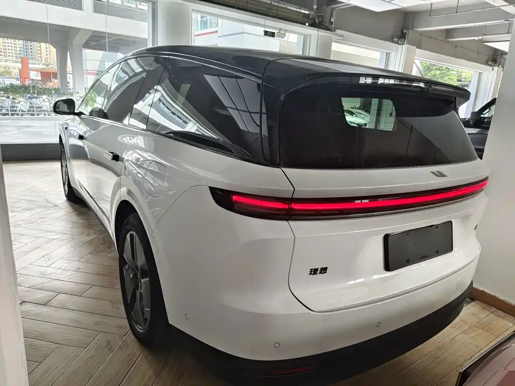 Li Auto i8 2025 Standard