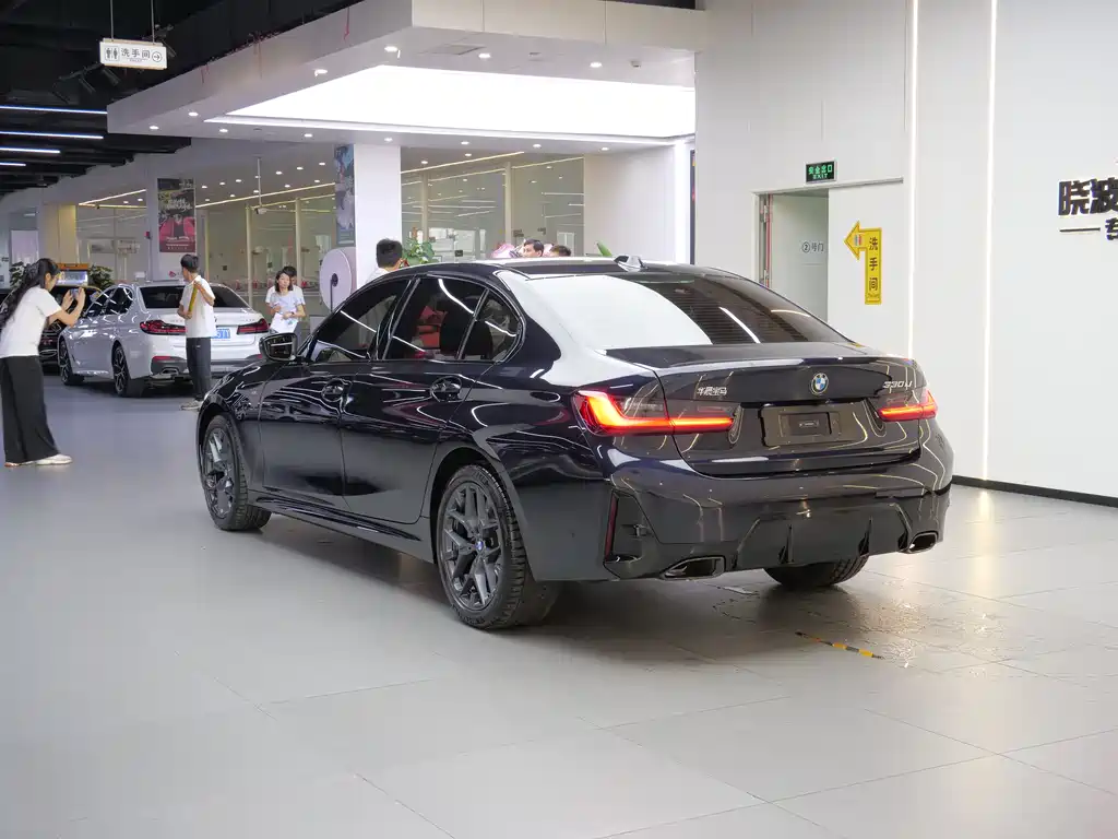 BMW 3 Series 3 2025 330Li M Sport