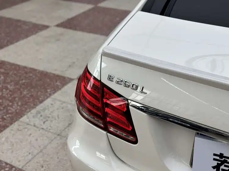 Mercedes-Benz E-Class — миниатюра 33