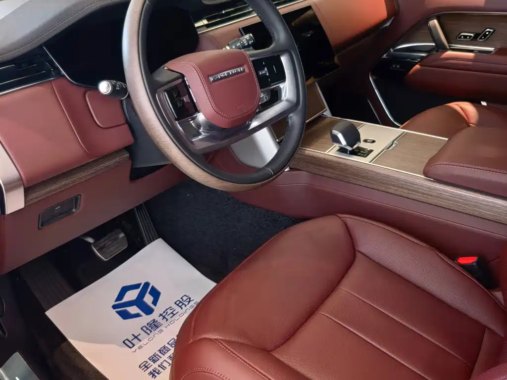 Land Rover Range Rover 2026 3.0 L6 400PS AB