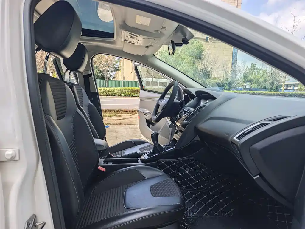 Ford Focus — миниатюра 12
