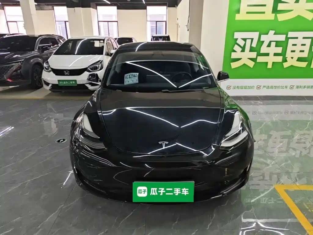 Tesla Model 3 — миниатюра 2