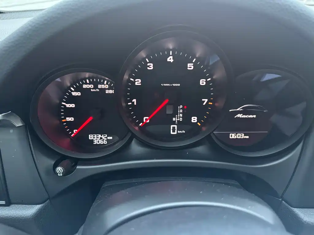 Porsche Macan — миниатюра 3