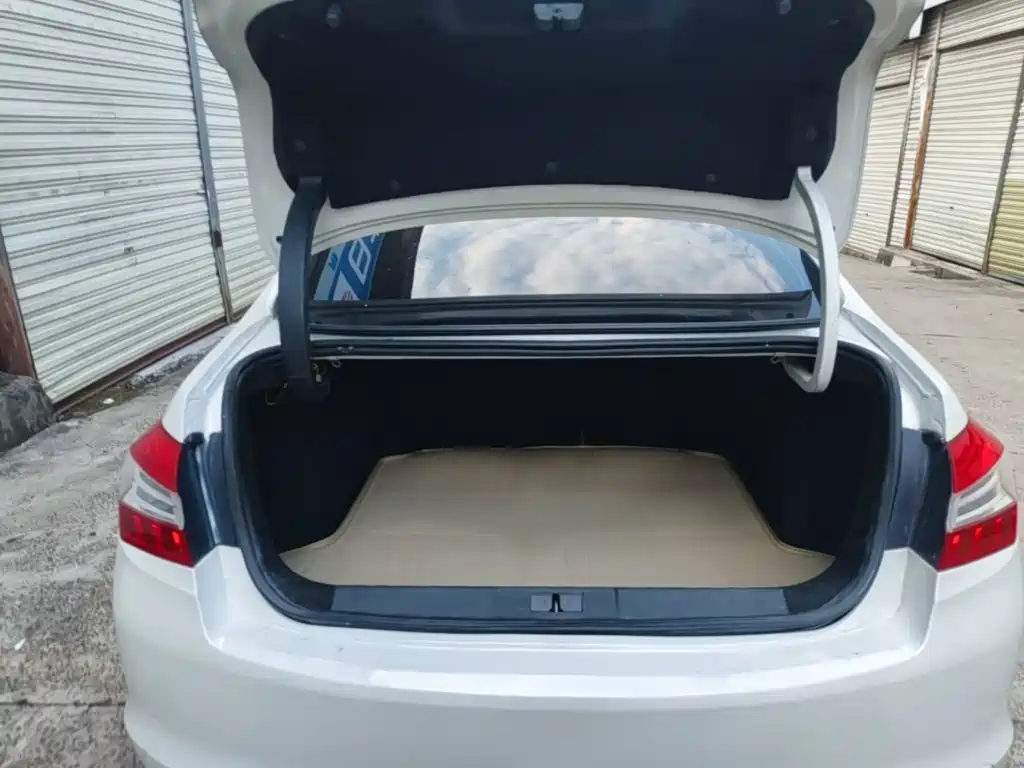 Peugeot 408 — миниатюра 19