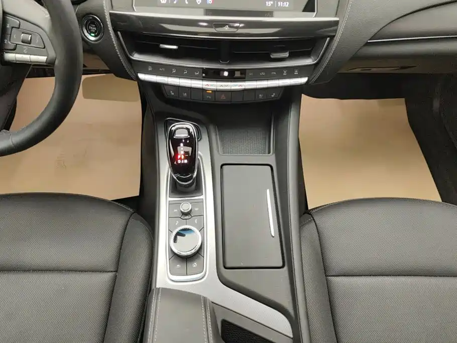 Cadillac CT5 — миниатюра 16