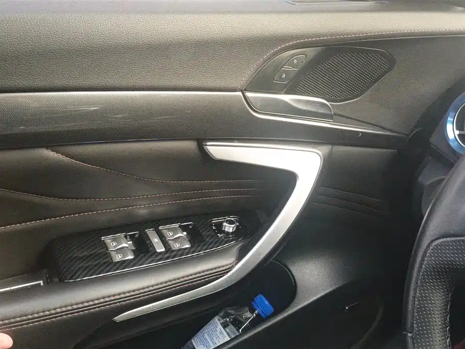 WEI PAI WEI BRAND VV7