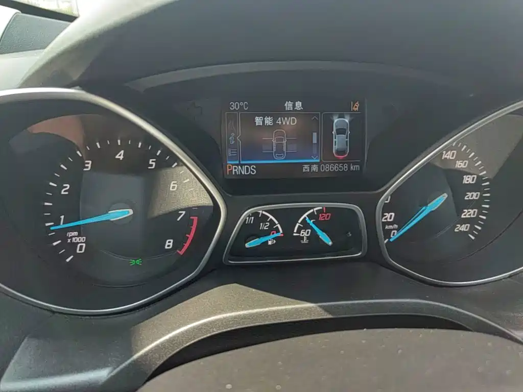 Ford Kuga — миниатюра 8