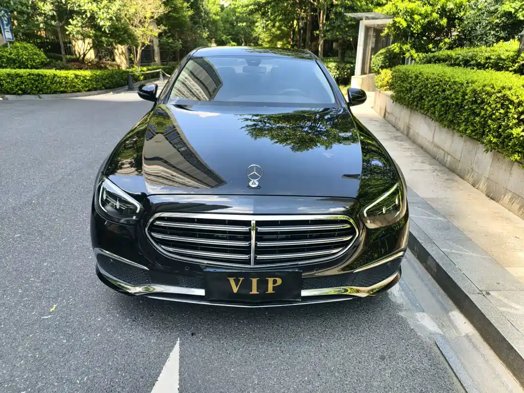 Mercedes-Benz E-Class — миниатюра 2