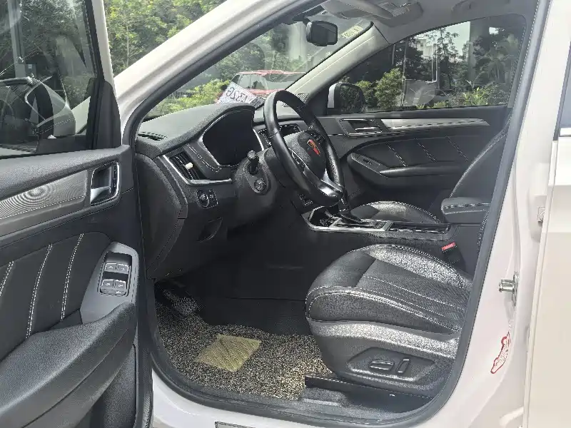 Roewe RX5 New Energy — миниатюра 9