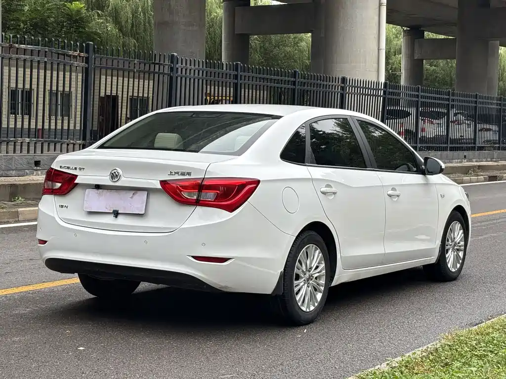 Buick Excelle — миниатюра 6