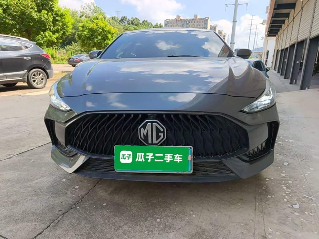 MG MG5 1.5 л 2021 г. Серебристо-серый, пробег 40700 км