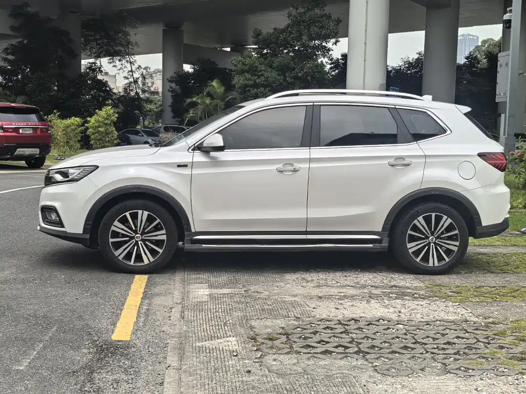 Roewe RX5 New Energy — миниатюра 4
