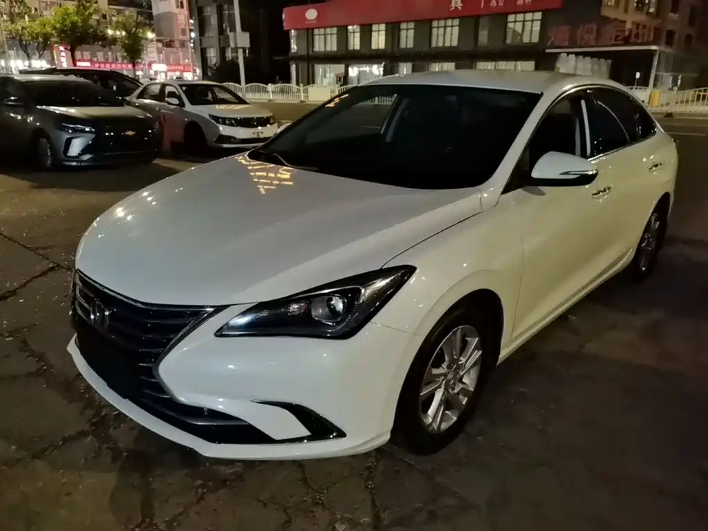 Changan Eado — миниатюра 2