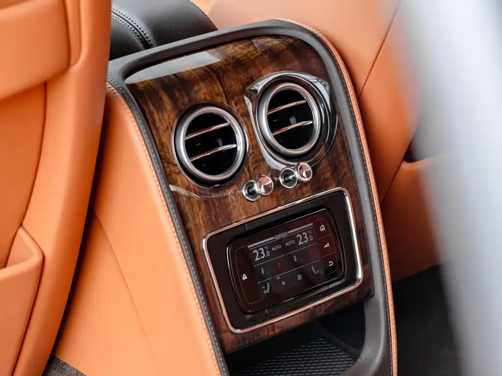Bentley Flying Spur — миниатюра 16