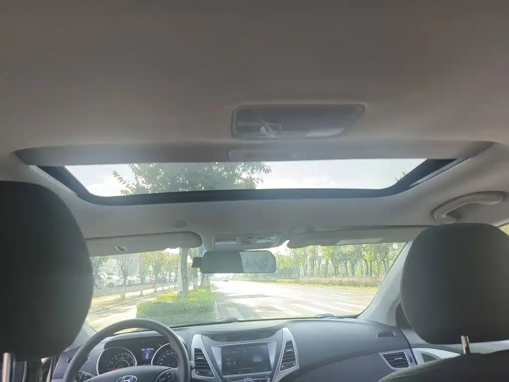 Hyundai Elantra Langdong — миниатюра 16