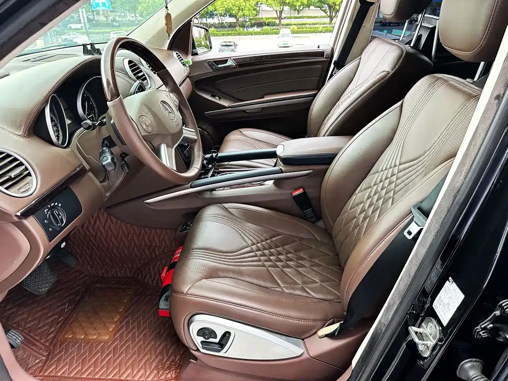 Mercedes-Benz GL-Class — миниатюра 10