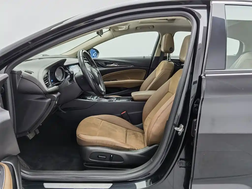 Buick Regal — миниатюра 10