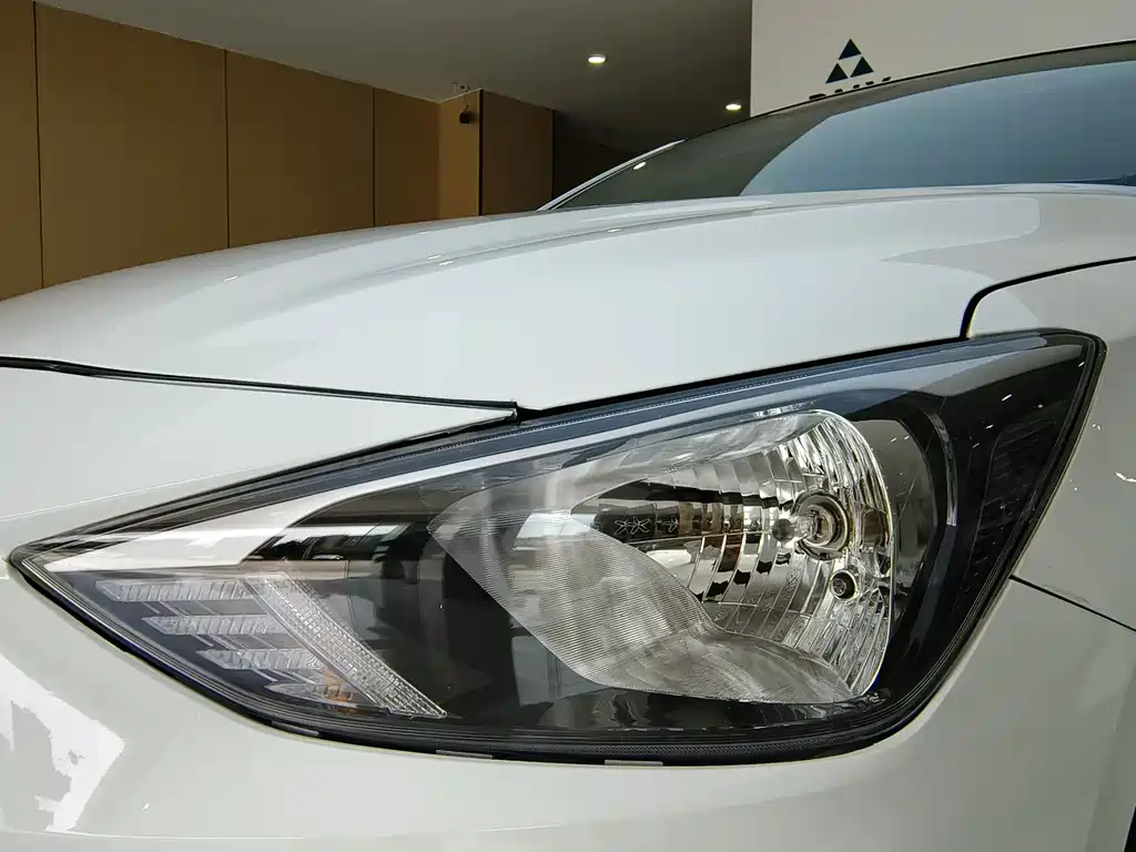 Hyundai Elantra — миниатюра 22