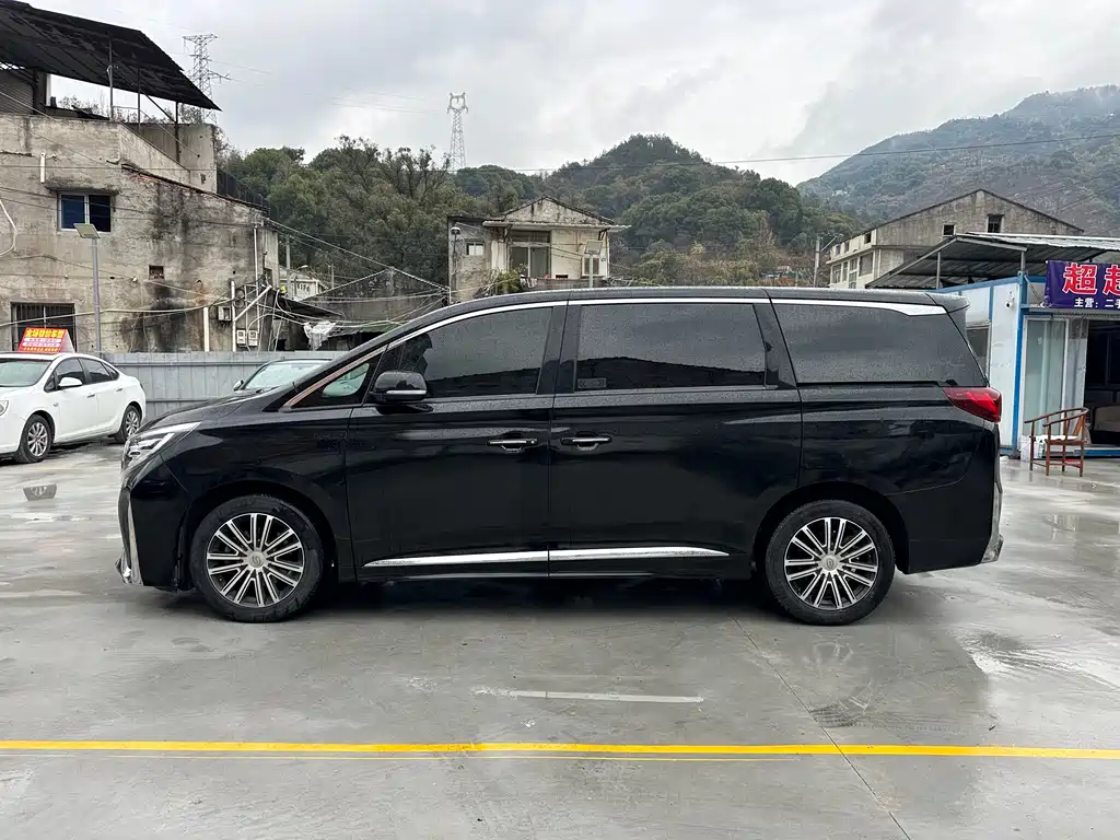 GAC TRUMPCHI M8