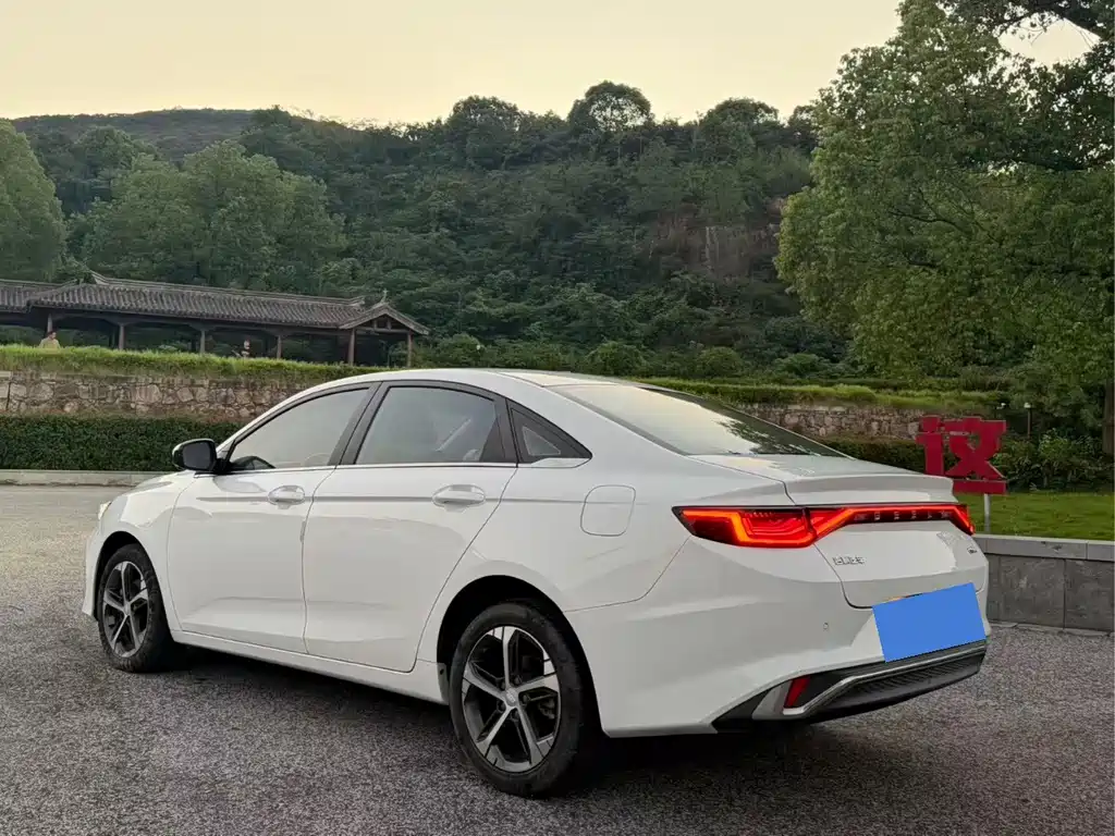 Geely Emgrand L — миниатюра 4