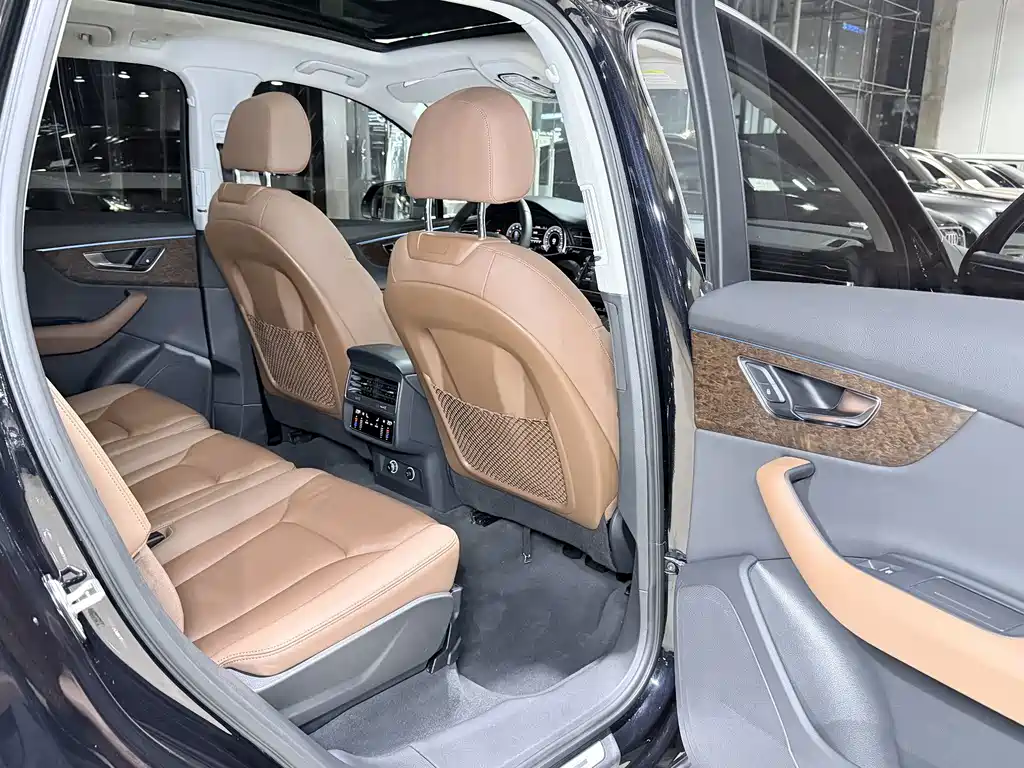 Audi Q7 — миниатюра 20