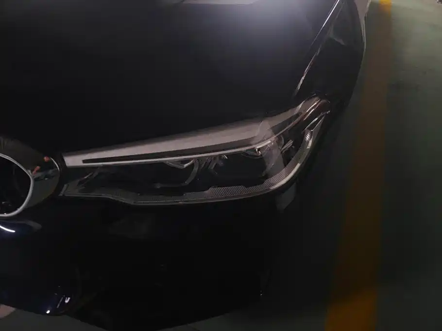 BMW 5 Series — миниатюра 5