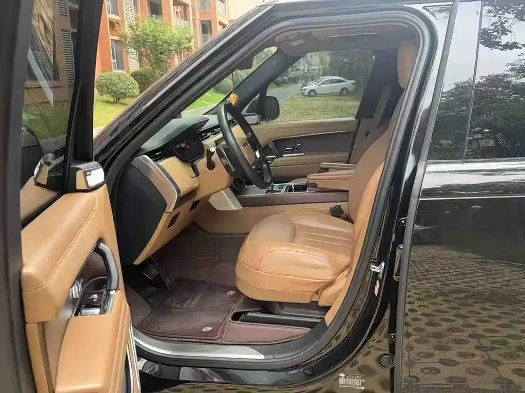 Land Rover Range Rover 2023 3.0 L6 400PS мест Long Wheelbase