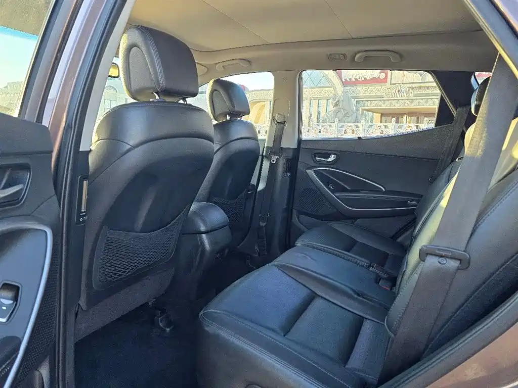 Hyundai Santa Fe 2013 2.4L AT
