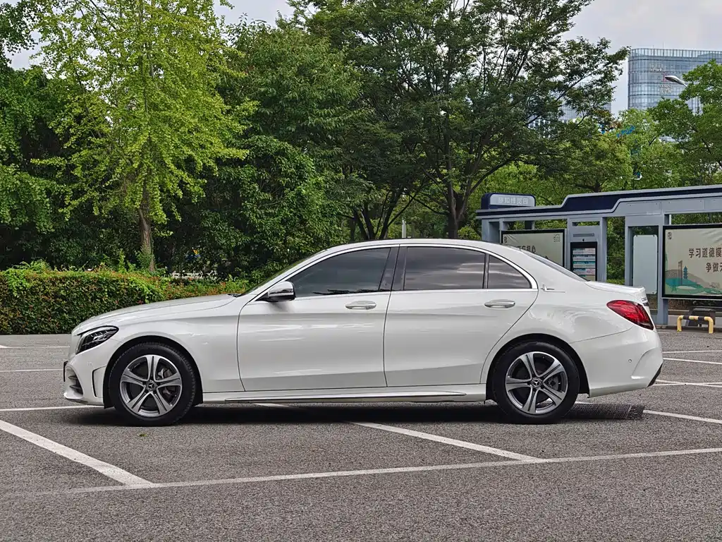 Mercedes-Benz C-Class — миниатюра 7
