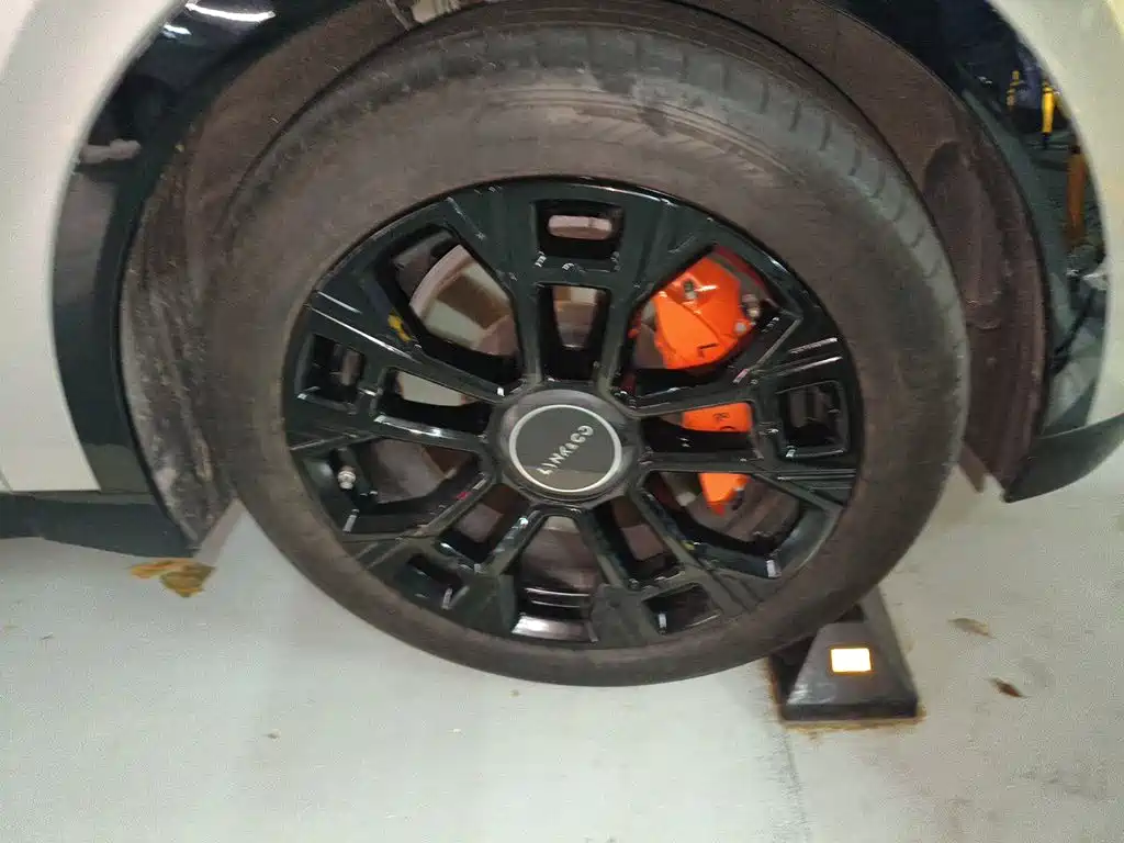 Lynk & Co 900 — миниатюра 25