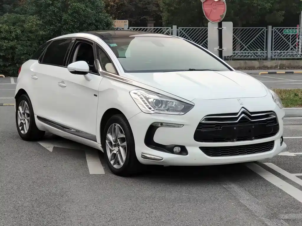 DS DS 5 — миниатюра 3
