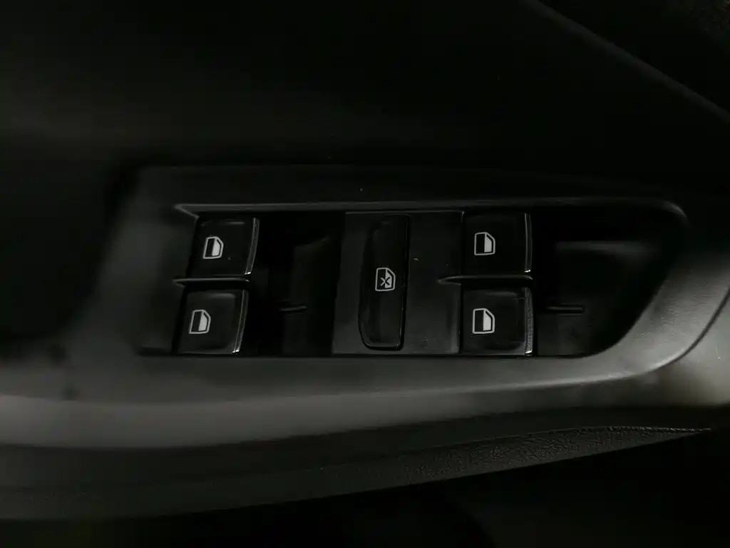 Volkswagen Sagitar — миниатюра 9