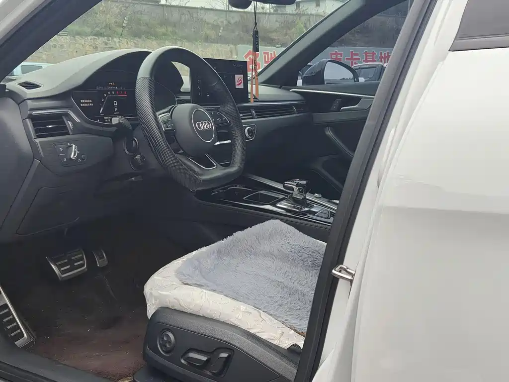 Audi A4L 2023 40 TFSI Luxury