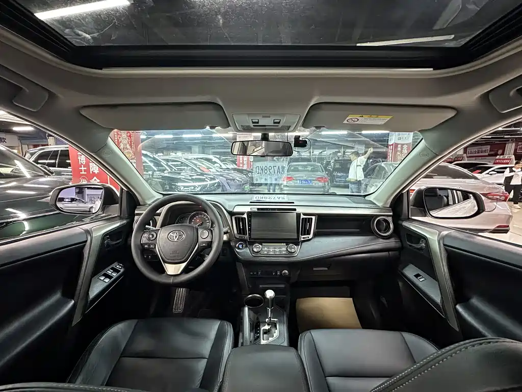 Toyota RAV4 — миниатюра 17
