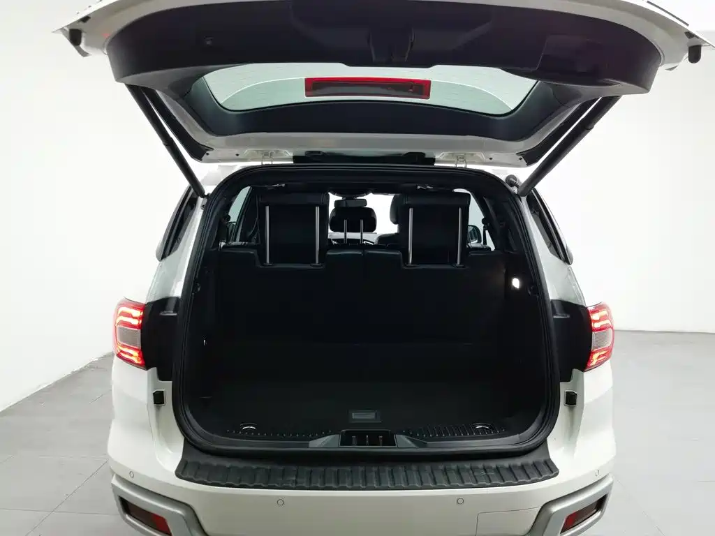 Ford Everest — миниатюра 16