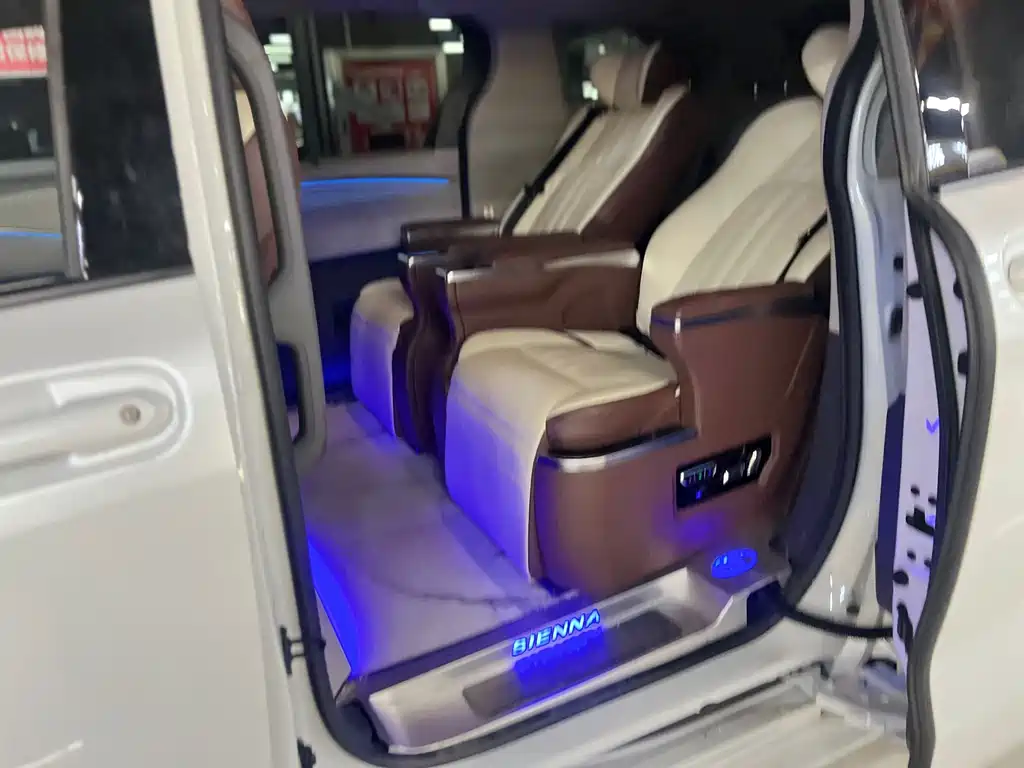 Toyota Sienna 2023 2.5L Comfort