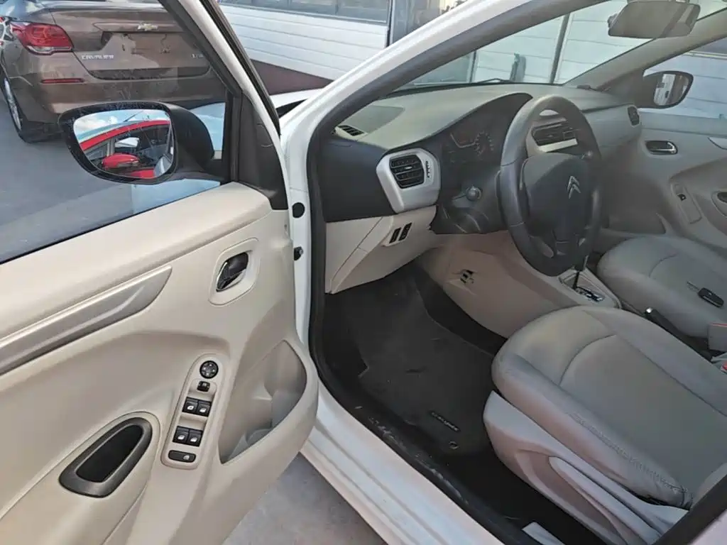 Citroen Elysee — миниатюра 16