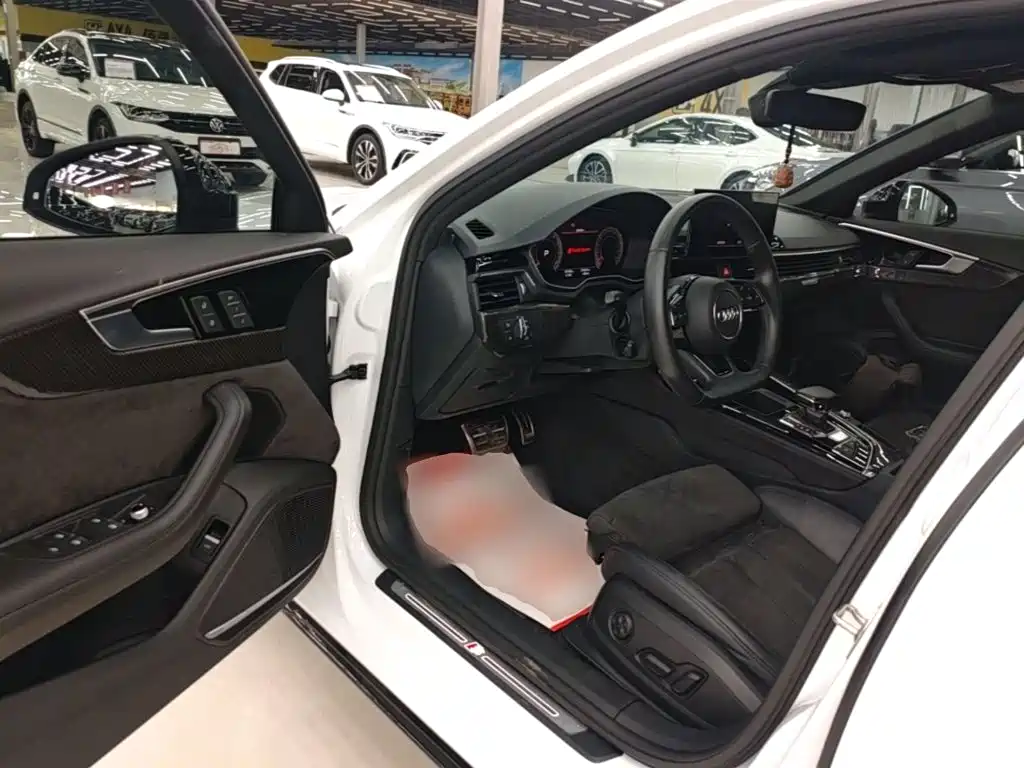 Audi A4L — миниатюра 12