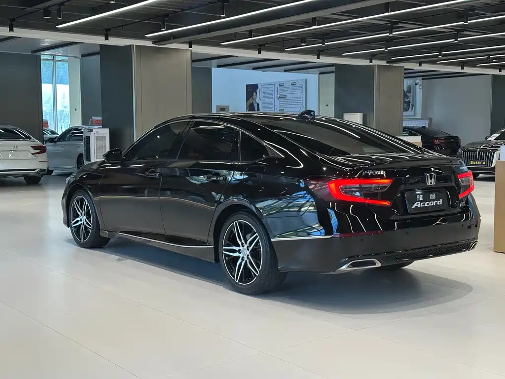Honda Accord — миниатюра 7