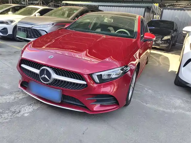 MERCEDES-BENZ A CLASS 2021