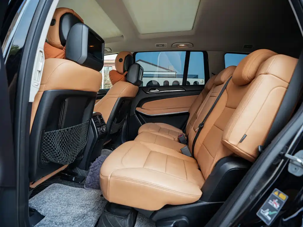Mercedes-Benz GLS — миниатюра 11