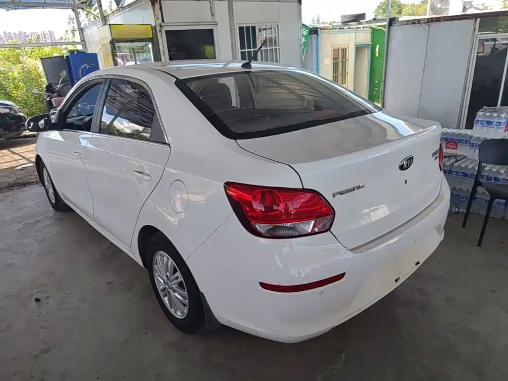 Kia Huanchi — миниатюра 5
